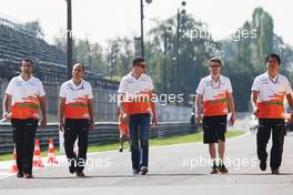 Paul di Resta (GBR) Sahara Force India F1 walks the circuit. 06.09.2012. Formula 1 World Championship, Rd 13, Italian Grand Prix, Monza, Italy, Preparation Day