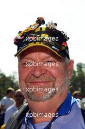 A Vitaly Petrov (RUS) Caterham fan with a special cap. 06.09.2012. Formula 1 World Championship, Rd 13, Italian Grand Prix, Monza, Italy, Preparation Day