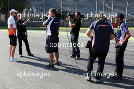 Nico Hulkenberg (GER) Sahara Force India F1 walks the circuit with Martin Brundle (GBR) Sky Sports Commentator. 06.09.2012. Formula 1 World Championship, Rd 13, Italian Grand Prix, Monza, Italy, Preparation Day