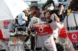 Lewis Hamilton (GBR) McLaren MP4/27 on the grid. 07.10.2012. Formula 1 World Championship, Rd 15, Japanese Grand Prix, Suzuka, Japan, Race Day.