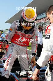 Lewis Hamilton (GBR) McLaren MP4/27 on the grid. 07.10.2012. Formula 1 World Championship, Rd 15, Japanese Grand Prix, Suzuka, Japan, Race Day.