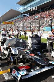 Kamui Kobayashi (JPN) Sauber C31 on the grid. 07.10.2012. Formula 1 World Championship, Rd 15, Japanese Grand Prix, Suzuka, Japan, Race Day.