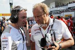 (L to R): Paddy Lowe (GBR) McLaren Technical Director with Robert Fearnley (GBR) Sahara Force India F1 Team Deputy Team Principal on the grid. 07.10.2012. Formula 1 World Championship, Rd 15, Japanese Grand Prix, Suzuka, Japan, Race Day.