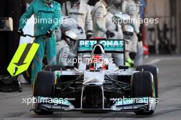 Michael Schumacher (GER) Mercedes AMG F1 W03 makes a pit stop. 07.10.2012. Formula 1 World Championship, Rd 15, Japanese Grand Prix, Suzuka, Japan, Race Day.