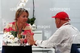 Niki Lauda (AUT) with Sabine Kehm (GER) Manager of Michael Schumacher (GER) Mercedes AMG F1. 07.10.2012. Formula 1 World Championship, Rd 15, Japanese Grand Prix, Suzuka, Japan, Race Day.