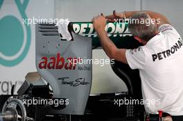 Mercedes GP mechanic 12.10.2012. Formula 1 World Championship, Rd 16, Korean Grand Prix, Yeongam, Korea, Practice Day