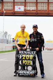 Pole sitter Mark Webber (AUS) Red Bull Racing celebrates 200 pole position for Renault in F1. 13.10.2012. Formula 1 World Championship, Rd 16, Korean Grand Prix, Yeongam, South Korea, Qualifying Day.