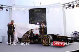 06.02.2012 Jerez, Spain,  Kimi Raikkonen, Lotus Renault F1 Team and Romain Grosjean (FRA), Lotus Renault F1 Team - Lotus F1 Team E20 Launch