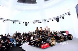 06.02.2012 Jerez, Spain,  Kimi Raikkonen, Lotus Renault F1 Team and Romain Grosjean (FRA), Lotus Renault F1 Team and Jerome d'Ambrosio (BEL),  Lotus Renault F1 Team - Lotus F1 Team E20 Launch