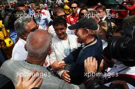 (L to R): Dr. Vijay Mallya (IND) Sahara Force India F1 Team Owner with Antonio Banderas (ESP) Actor and Ron Howard (USA) Film Director. 27.05.2012. Formula 1 World Championship, Rd 6, Monaco Grand Prix, Monte Carlo, Monaco, Race Day