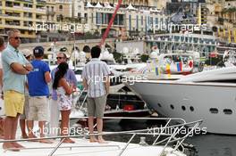Fans on boat watch the race. 27.05.2012. Formula 1 World Championship, Rd 6, Monaco Grand Prix, Monte Carlo, Monaco, Race Day