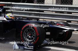 Pastor Maldonado (VEN) Williams FW34 with damaged front wing at the start of the race. 27.05.2012. Formula 1 World Championship, Rd 6, Monaco Grand Prix, Monte Carlo, Monaco, Race Day