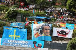 Fernando Alonso (ESP) Ferrari fans and banners. 26.05.2012. Formula 1 World Championship, Rd 6, Monaco Grand Prix, Monte Carlo, Monaco, Qualifying Day
