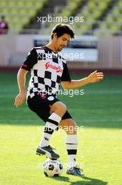 Lucas di Grassi (BRA) plays in the charity football match. 22.05.2012. Formula 1 World Championship, Rd 6, Monaco Grand Prix, Monte Carlo, Monaco, Tuesday Soccer