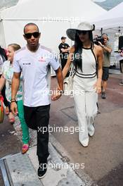 Lewis Hamilton (GBR) McLaren with girlfriend Nicole Scherzinger (USA) Singer. 27.05.2012. Formula 1 World Championship, Rd 6, Monaco Grand Prix, Monte Carlo, Monaco, Race Day