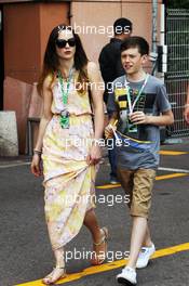 Laura Jordan (GBR), girlfriend of Paul di Resta (GBR) Sahara Force India F1 with his brother Stefan. 27.05.2012. Formula 1 World Championship, Rd 6, Monaco Grand Prix, Monte Carlo, Monaco, Race Day