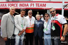 (L to R): Antonio Banderas (ESP) Actor with Dr. Vijay Mallya (IND) Sahara Force India F1 Team Owner and Jean Todt (FRA) FIA President. 27.05.2012. Formula 1 World Championship, Rd 6, Monaco Grand Prix, Monte Carlo, Monaco, Race Day