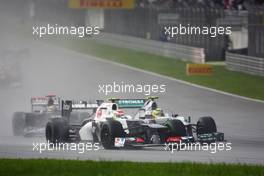 (L to R): Sergio Perez (MEX) Sauber C31 leads Nico Rosberg (GER) Mercedes AMG F1 W03. 25.03.2012. Formula 1 World Championship, Rd 2, Malaysian Grand Prix, Sepang, Malaysia, Sunday Race