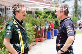 (L to R): Steve Nielsen (GBR) Caterham F1 talks with Jonathan Wheatley (GBR) Red Bull Racing Team Manager. 25.03.2012. Formula 1 World Championship, Rd 2, Malaysian Grand Prix, Sepang, Malaysia, Sunday