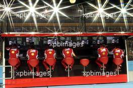 Ferrari pit gantry. 21.09.2012.Formula 1 World Championship, Rd 14, Singapore Grand Prix, Singapore, Singapore, Practice Day