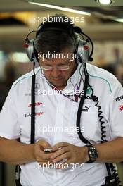 Ross Brawn (GBR) Mercedes AMG F1 Team Principal. 21.09.2012.Formula 1 World Championship, Rd 14, Singapore Grand Prix, Singapore, Singapore, Practice Day