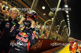 Sebastian Vettel (GER) Red Bull Racing on the grid. 23.09.2012. Formula 1 World Championship, Rd 14, Singapore Grand Prix, Singapore, Singapore, Race Day