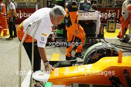 Dr. Vijay Mallya (IND) Sahara Force India F1 Team Owner on the grid. 23.09.2012. Formula 1 World Championship, Rd 14, Singapore Grand Prix, Singapore, Singapore, Race Day