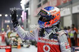 Jenson Button (GBR) McLaren celebrates his second position in parc ferme. 23.09.2012. Formula 1 World Championship, Rd 14, Singapore Grand Prix, Singapore, Singapore, Race Day