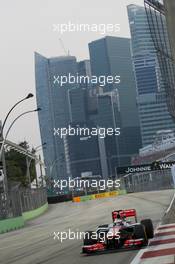 Lewis Hamilton (GBR) McLaren MP4/27. 22.09.2012. Formula 1 World Championship, Rd 14, Singapore Grand Prix, Singapore, Singapore, Qualifying Day