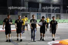 Romain Grosjean (FRA) Lotus F1 Team walks the circuit. 20.09.2012. Formula 1 World Championship, Rd 14, Singapore Grand Prix, Singapore, Singapore, Preparation Day