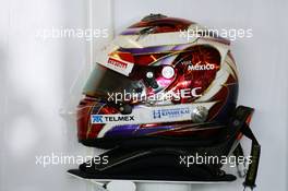 The helmet of Kamui Kobayashi (JPN) Sauber. 02.11.2012. Formula 1 World Championship, Rd 18, Abu Dhabi Grand Prix, Yas Marina Circuit, Abu Dhabi, Practice Day.
