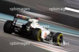 Kamui Kobayashi (JPN) Sauber C31. 02.11.2012. Formula 1 World Championship, Rd 18, Abu Dhabi Grand Prix, Yas Marina Circuit, Abu Dhabi, Practice Day.