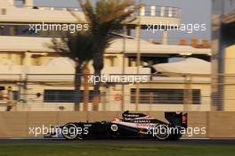 Bruno Senna (BRA) Williams FW34. 02.11.2012. Formula 1 World Championship, Rd 18, Abu Dhabi Grand Prix, Yas Marina Circuit, Abu Dhabi, Practice Day.