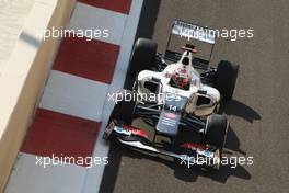 Kamui Kobayashi (JPN) Sauber C31. 02.11.2012. Formula 1 World Championship, Rd 18, Abu Dhabi Grand Prix, Yas Marina Circuit, Abu Dhabi, Practice Day.