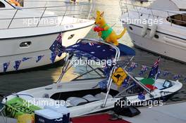 Australian themed boat in the Marina. 02.11.2012. Formula 1 World Championship, Rd 18, Abu Dhabi Grand Prix, Yas Marina Circuit, Abu Dhabi, Practice Day.