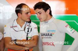 (L to R): Gianpiero Lambiase (ITA) Sahara Force India F1 Engineer with Jules Bianchi (FRA) Sahara Force India F1 Team Third Driver. 02.11.2012. Formula 1 World Championship, Rd 18, Abu Dhabi Grand Prix, Yas Marina Circuit, Abu Dhabi, Practice Day.
