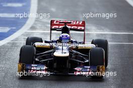 Daniel Ricciardo (AUS) Scuderia Toro Rosso STR7. 02.11.2012. Formula 1 World Championship, Rd 18, Abu Dhabi Grand Prix, Yas Marina Circuit, Abu Dhabi, Practice Day.