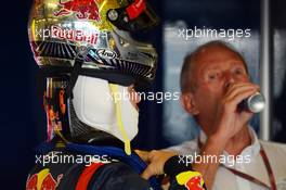 (L to R): Sebastian Vettel (GER) Red Bull Racing with Dr Helmut Marko (AUT) Red Bull Motorsport Consultant. 02.11.2012. Formula 1 World Championship, Rd 18, Abu Dhabi Grand Prix, Yas Marina Circuit, Abu Dhabi, Practice Day.