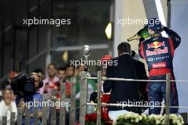 Sebastian Vettel (GER), Red Bull Racing and David Coulthard (GBR) 04.11.2012. Formula 1 World Championship, Rd 18, Abu Dhabi Grand Prix, Abu Dhabi, UAE, Race Day