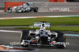 Kamui Kobayashi (JPN) Sauber C31. 04.11.2012. Formula 1 World Championship, Rd 18, Abu Dhabi Grand Prix, Yas Marina Circuit, Abu Dhabi, Race Day.