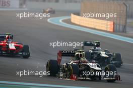 Romain Grosjean (FRA), Lotus F1 Team on his first lap 04.11.2012. Formula 1 World Championship, Rd 18, Abu Dhabi Grand Prix, Abu Dhabi, UAE, Race Day