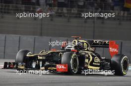 Race winner Kimi Raikkonen (FIN) Lotus F1 E20 celebrates at the end of the race. 04.11.2012. Formula 1 World Championship, Rd 18, Abu Dhabi Grand Prix, Yas Marina Circuit, Abu Dhabi, Race Day.