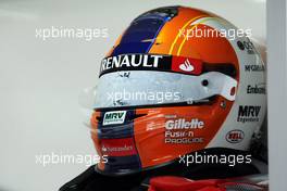 The helmet of Bruno Senna (BRA) Williams designed by a competition winner. 03.11.2012. Formula 1 World Championship, Rd 18, Abu Dhabi Grand Prix, Yas Marina Circuit, Abu Dhabi, Qualifying Day.