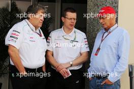 Norbert Haug (GER) Mercedes Sporting Director (Left) and Niki Lauda (AUT) (Right). 03.11.2012. Formula 1 World Championship, Rd 18, Abu Dhabi Grand Prix, Yas Marina Circuit, Abu Dhabi, Qualifying Day.