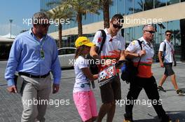 Paul di Resta (GBR) Sahara Force India F1 with Richard Goddard (GBR) Driver Manager (Left) and Gerry Convy (GBR) Personal Trainer (Right). 03.11.2012. Formula 1 World Championship, Rd 18, Abu Dhabi Grand Prix, Yas Marina Circuit, Abu Dhabi, Qualifying Day.