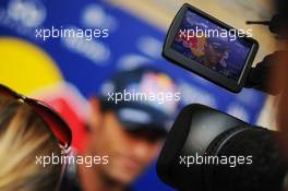Mark Webber (AUS) Red Bull Racing with the media. 01.11.2012. Formula 1 World Championship, Rd 18, Abu Dhabi Grand Prix, Yas Marina Circuit, Abu Dhabi, Preparation Day.