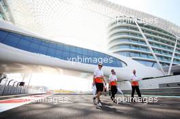 Nico Hulkenberg (GER) Sahara Force India F1 walks the circuit. 01.11.2012. Formula 1 World Championship, Rd 18, Abu Dhabi Grand Prix, Yas Marina Circuit, Abu Dhabi, Preparation Day.