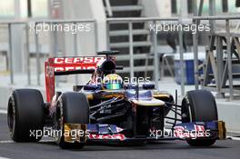 Luiz Razia (BRA) Scuderia Toro Rosso STR7 Test Driver. 06.11.2012. Formula 1 Young Drivers Test, Day 1, Yas Marina Circuit, Abu Dhabi, UAE.