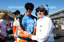 Neil Dickie (GBR) Sahara Force India F1 Team with Jackie Stewart (GBR) on the grid. 18.11.2012. Formula 1 World Championship, Rd 19, United States Grand Prix, Austin, Texas, USA, Race Day.