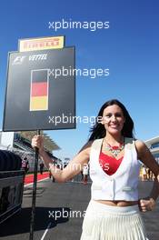 Grid girl for Sebastian Vettel (GER) Red Bull Racing. 18.11.2012. Formula 1 World Championship, Rd 19, United States Grand Prix, Austin, Texas, USA, Race Day.